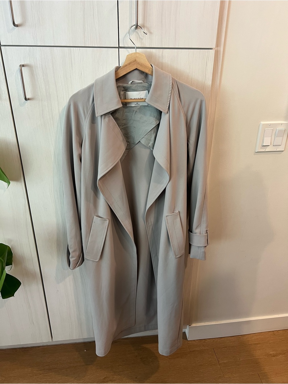 Aritzia Bavarian Lawson trench coat in Ashen
